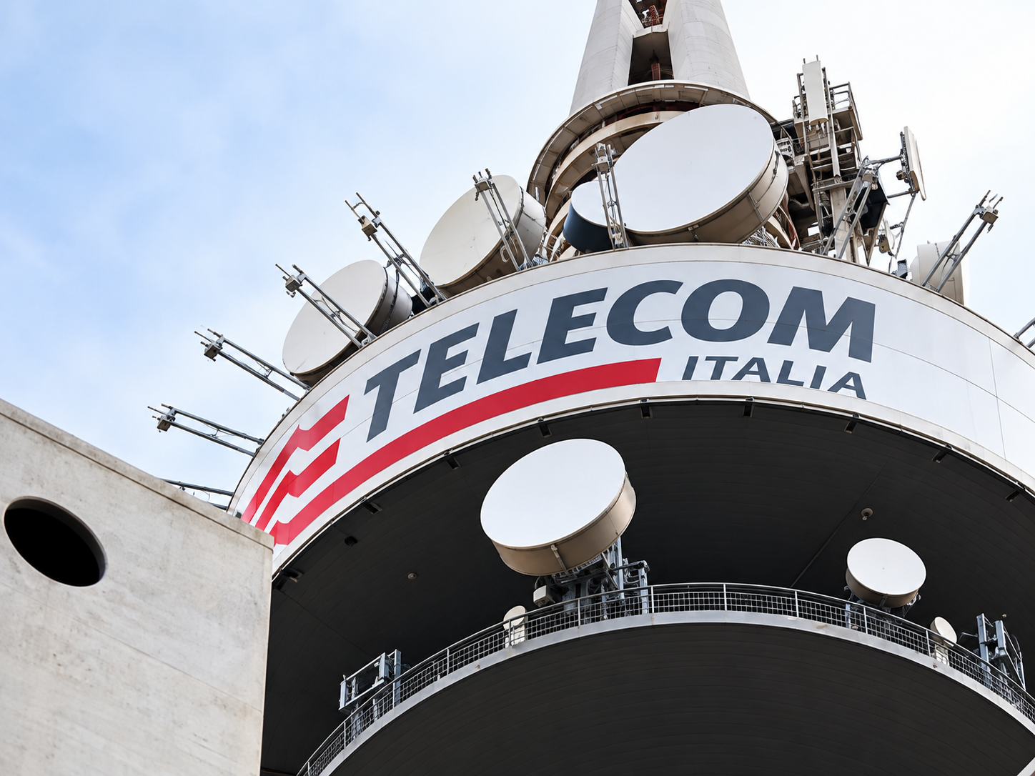 Dona da TIM, Telecom Italia investirá mais de R$ 14 bi no Brasil até 2017